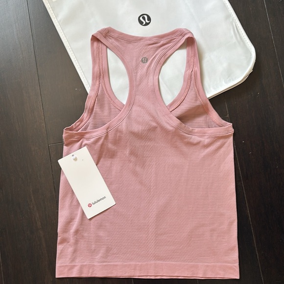 LULULEMON SWIFTLY TECH RACERBACK TANK 2.0 RACE IN PINK HAZE SZ 4 NWT - Picture 3 of 6